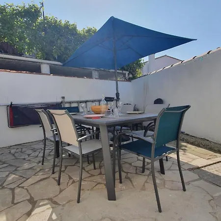 Villa Petite Maison Avec Cour Dans Le Centre