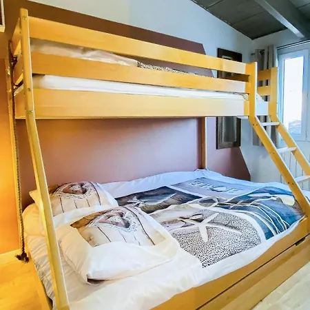 Jolie Maison Avec Cour Dans Le Centre Du Village 빌라