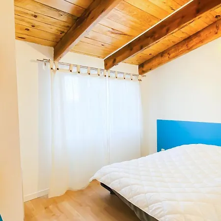 Vila Jolie Maison Avec Cour Dans Le Centre Du Village