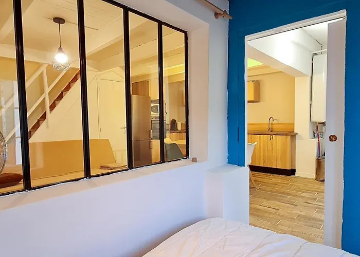 Jolie Maison Avec Cour Dans Le Centre Du Village * La Couarde-sur-Mer